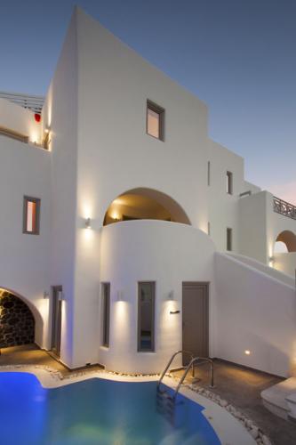 Monolithos Superior Suite