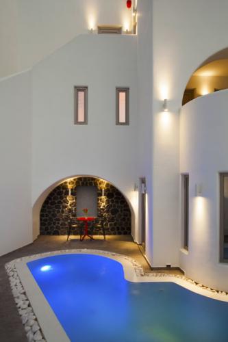 Monolithos Superior Suite